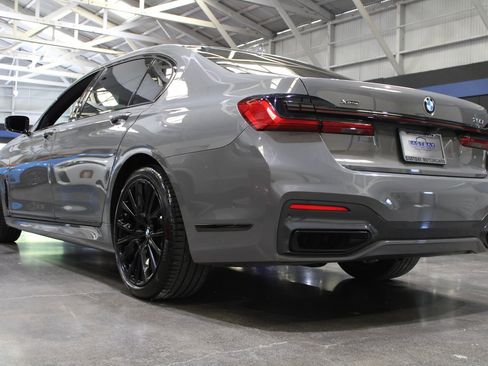 Used 2022 BMW 750i xDrive w/ Executive Package image 10