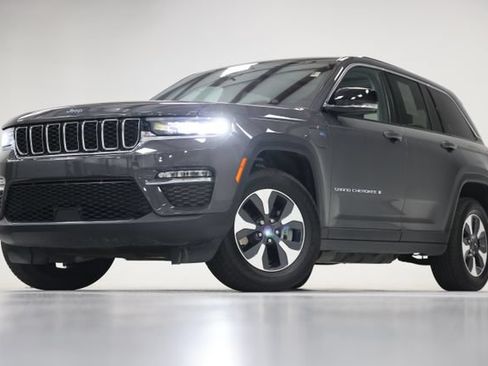 Used 2023 Jeep Grand Cherokee 4WD 4xe image 8