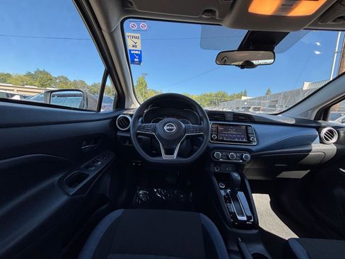 Used 2025 Nissan Versa SV FWD image 32