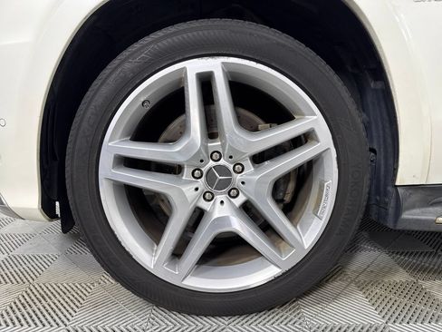 Used 2013 Mercedes-Benz GL 550 4MATIC image 21