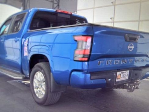 Used 2024 Nissan Frontier SV w/ Technology Package image 8