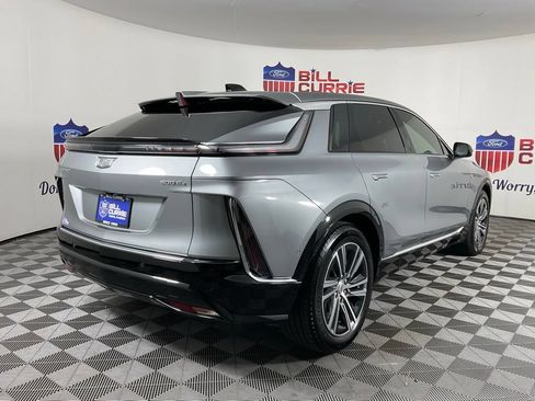 Used 2024 Cadillac Lyriq Luxury AWD/4WD image 3