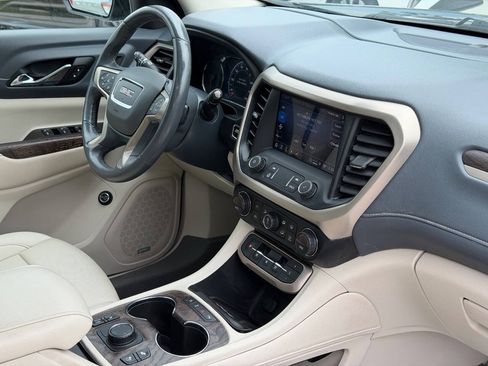 Used 2021 GMC Acadia Denali w/ Denali Ultimate Package AWD/4WD image 13
