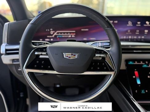 Used 2025 Cadillac Escalade Sport w/ LPO, ONYX Package image 17