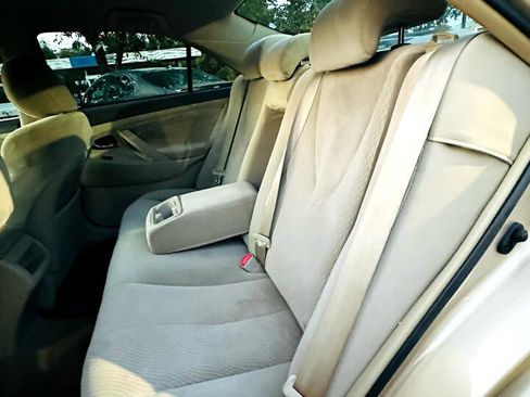 Used 2011 Toyota Camry LE w/ LE Extra-Value Pkg image 16