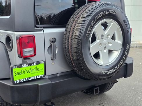 Used 2013 Jeep Wrangler Unlimited Sport image 12