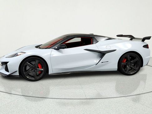 Used 2024 Chevrolet Corvette Z06 w/ Stealth Interior Trim Package RWD image 2
