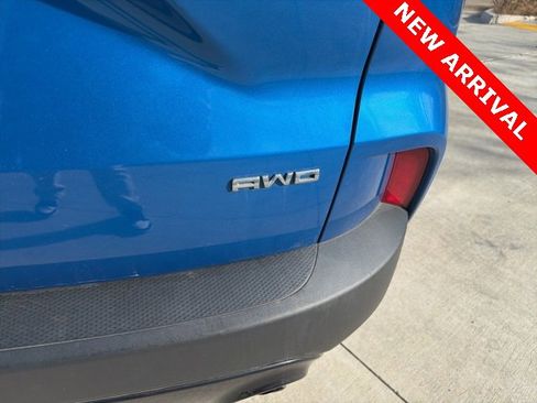 Used 2021 Ford Escape SE w/ SE Sport Appearance Package image 16