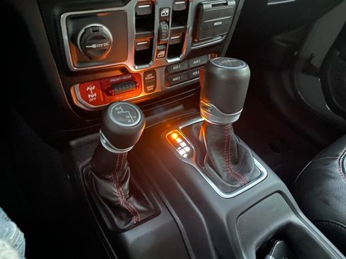 Used 2022 Jeep Gladiator Rubicon w/ LED Lighting Group image 35