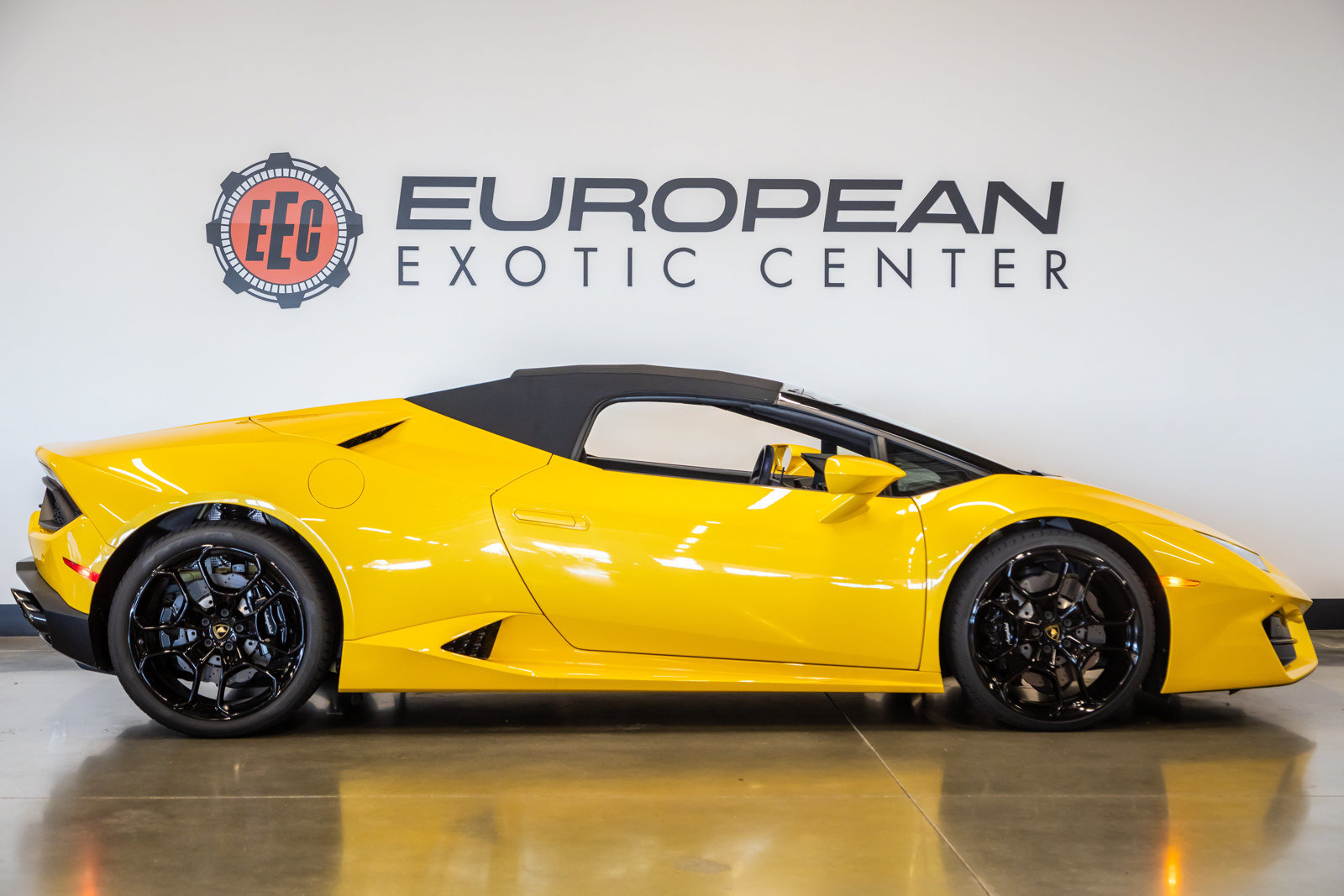 Used 2018 Lamborghini Huracan LP 580-2 RWD image 15