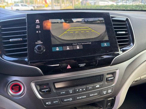 Used 2019 Honda Pilot EX image 16