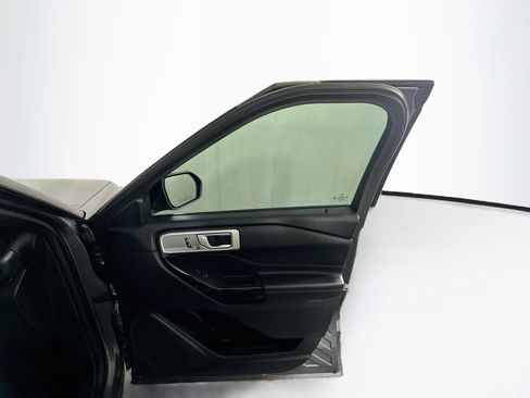 Used 2022 Ford Explorer ST-Line AWD/4WD image 34