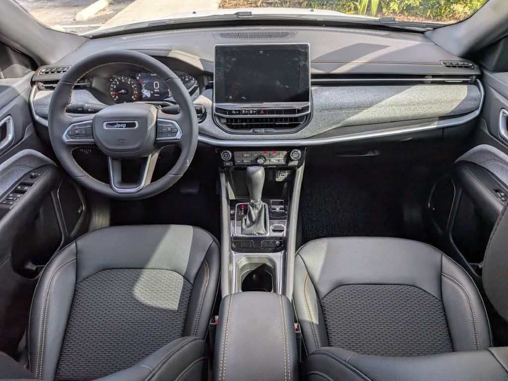 New 2026 Jeep Compass Latitude AWD/4WD image 14