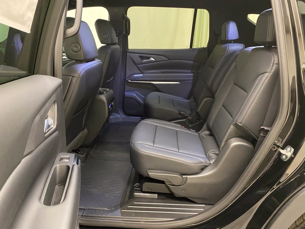 New 2027 Chevrolet Traverse LT w/ LPO, Floor Liner Package AWD/4WD image 16