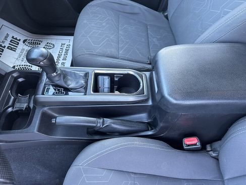 Used 2016 Toyota Tacoma TRD Off-Road w/ Towing Package AWD/4WD image 29
