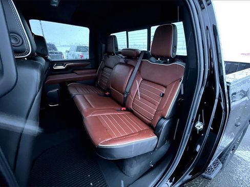 Used 2024 GMC Sierra 3500 Denali Ultimate image 27