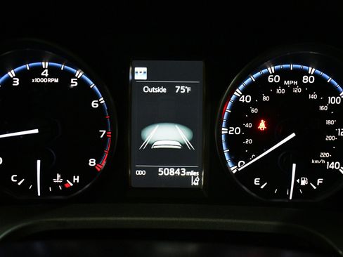 Used 2017 Toyota RAV4 XLE image 27