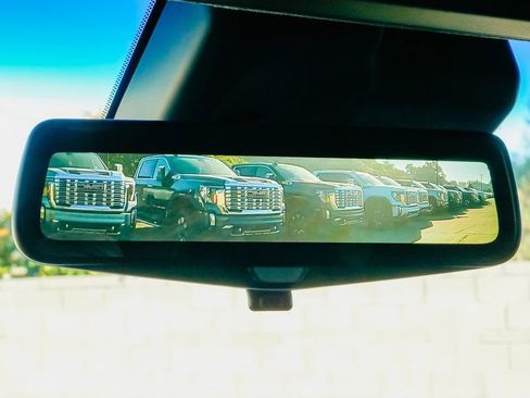 Used 2018 Cadillac Escalade ESV Platinum AWD/4WD image 29