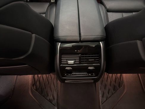 Used 2021 BMW X7 M50i w/ Cold Weather Package image 22