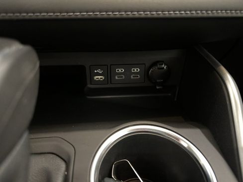 Used 2022 Toyota Highlander XLE image 26