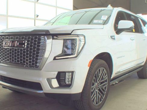 Used 2022 GMC Yukon XL Denali w/ Advanced Technology Package AWD/4WD image 2