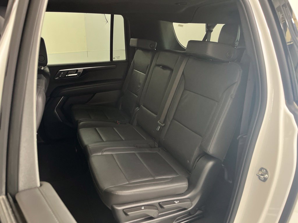 Used 2025 Chevrolet Suburban Z71 AWD/4WD image 19