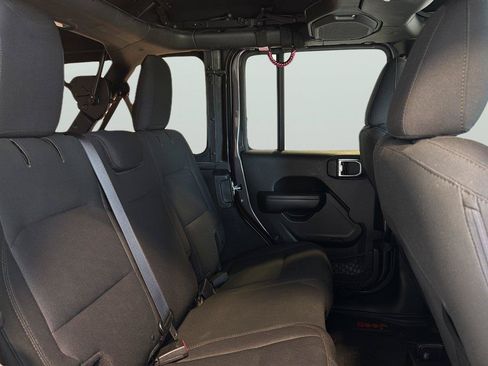 Used 2018 Jeep Wrangler Unlimited Sport S AWD/4WD image 17