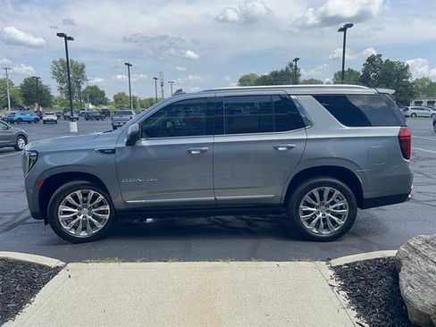 Used 2023 GMC Yukon Denali w/ Advanced Technology Package AWD/4WD image 4