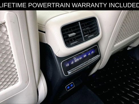 Used 2025 Mercedes-Benz GLS 450 4MATIC image 32