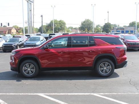 New 2027 Chevrolet Traverse LT AWD/4WD image 6