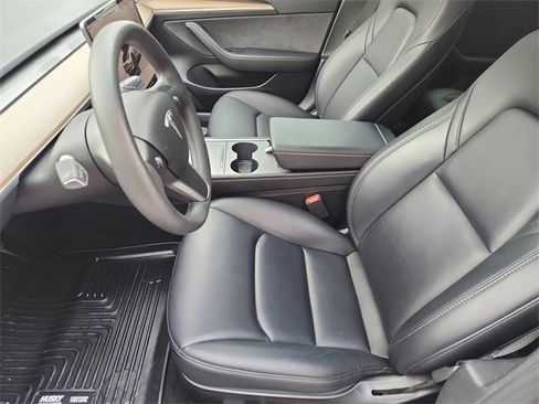 Used 2023 Tesla Model 3 Standard Range image 19