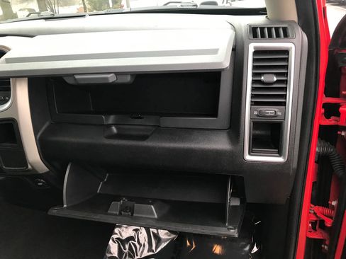 Used 2017 RAM 1500 Classic SLT image 45