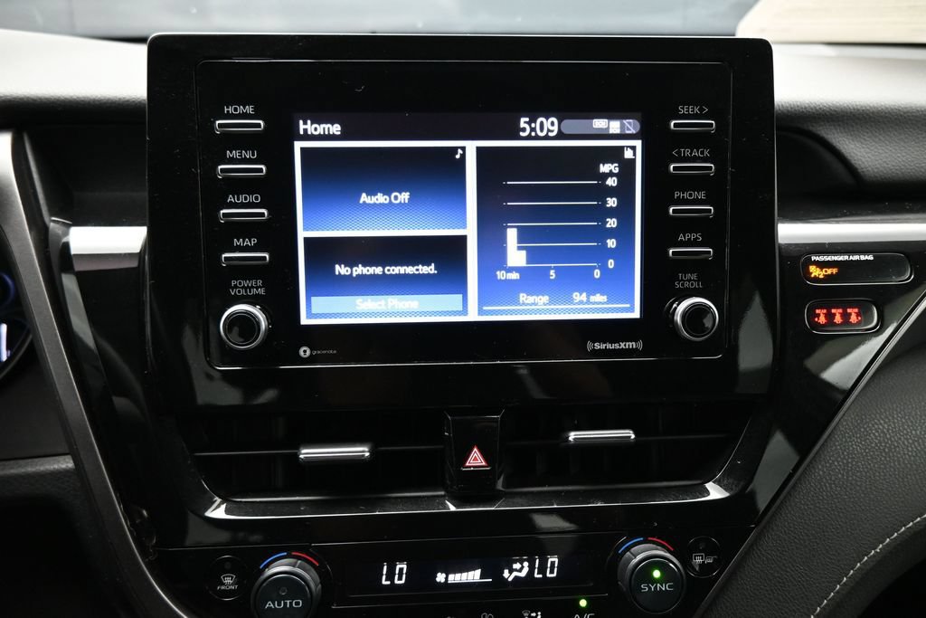 Used 2022 Toyota Camry SE FWD image 21