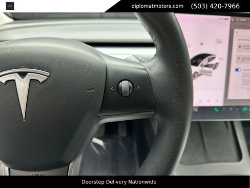 Used 2021 Tesla Model 3 Standard Range Plus image 29