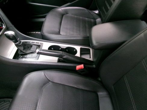 Used 2014 Volkswagen Passat 2.5 SE FWD image 21