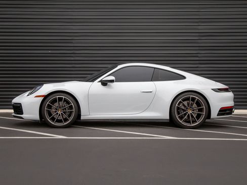 Certified 2021 Porsche 911 Carrera RWD image 2