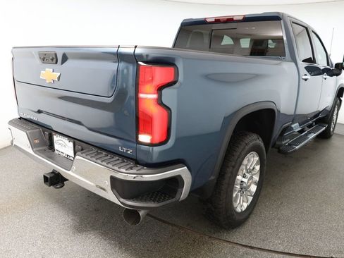 Used 2025 Chevrolet Silverado 3500 LTZ w/ LTZ Premium Package image 4