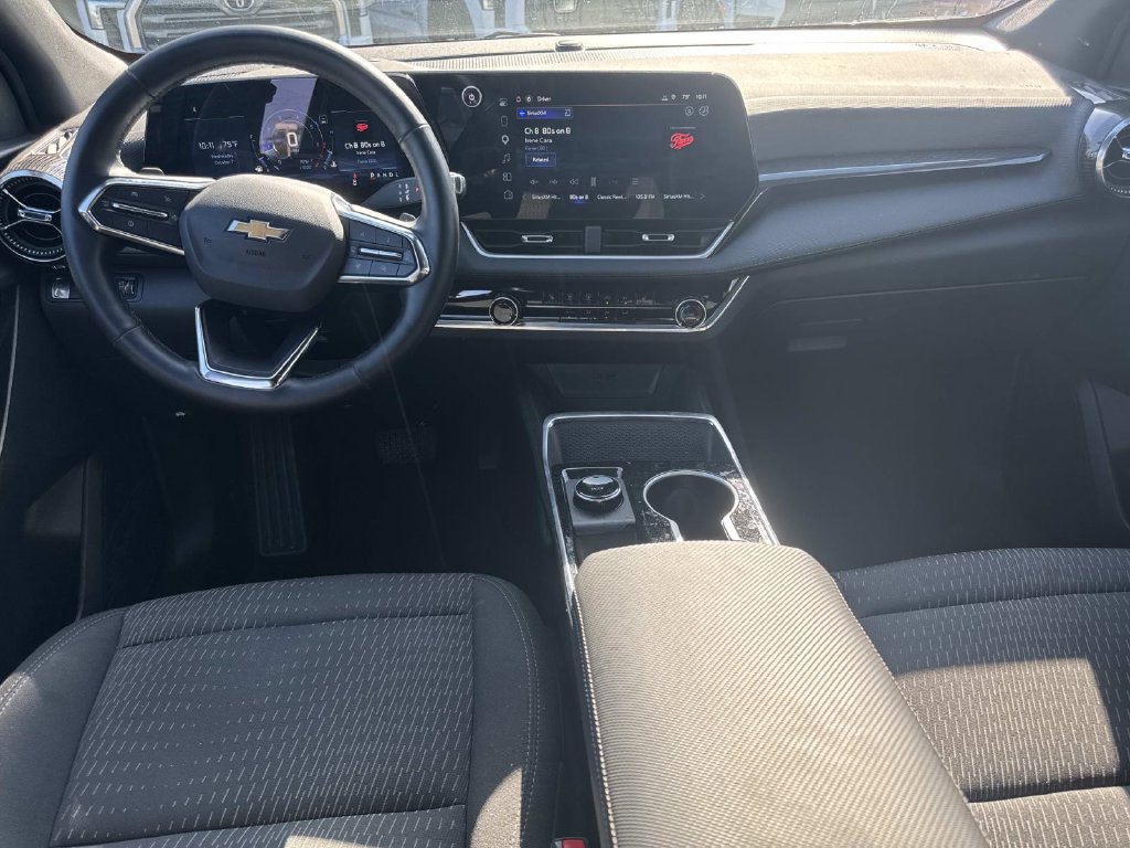 Used 2026 Chevrolet Equinox LT w/ Safety and Technology Package FWD image 7