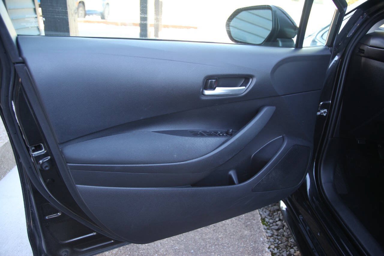 Used 2021 Toyota Corolla LE FWD image 37