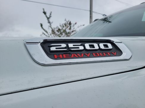 Used 2024 RAM 2500 Tradesman w/ Chrome Appearance Group image 9