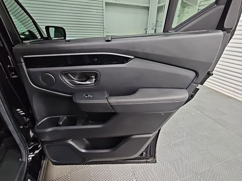 Used 2025 Honda Pilot EX-L image 38