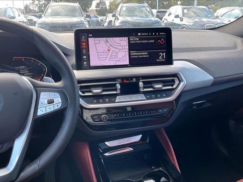 Used 2024 BMW X4 xDrive30i w/ Premium Package image 9