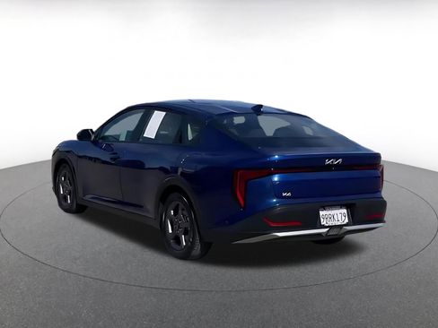 Used 2025 Kia K4 LXS image 11