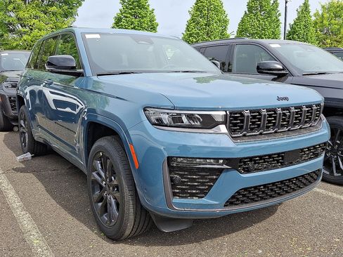 New 2026 Jeep Grand Cherokee Limited AWD/4WD image 3
