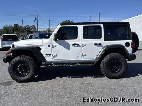 Used 2023 Jeep Wrangler Sport S image 7