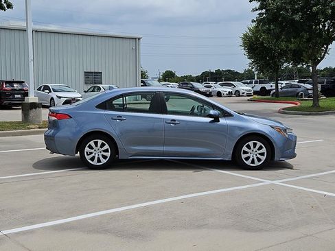 Used 2023 Toyota Corolla LE FWD image 4