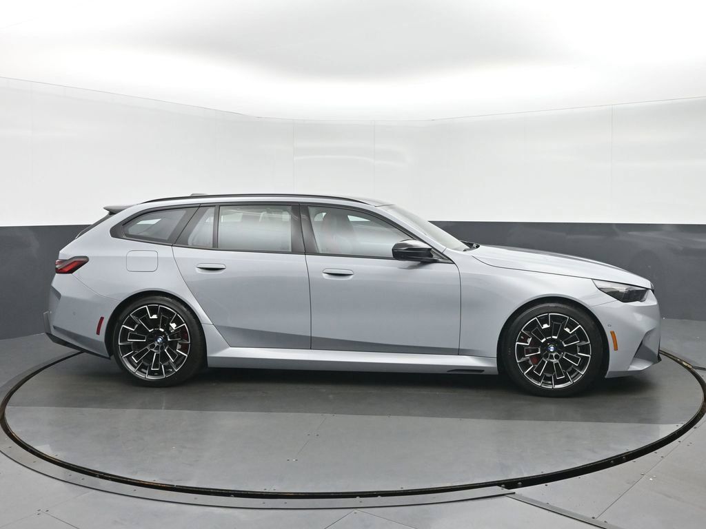 Used 2025 BMW M5 Touring w/ M Driver's Package AWD/4WD image 2