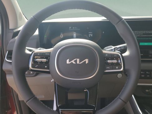 New 2026 Kia Carnival EX FWD image 16