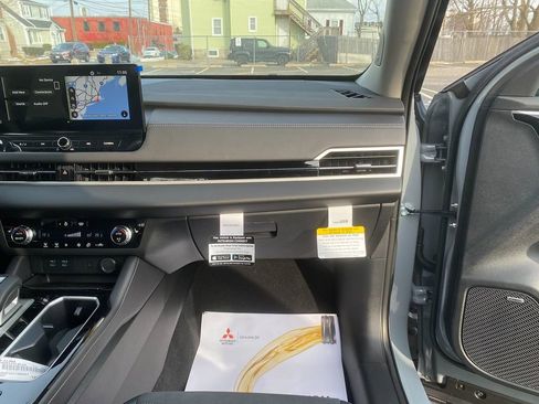 New 2026 Mitsubishi Outlander SE image 28