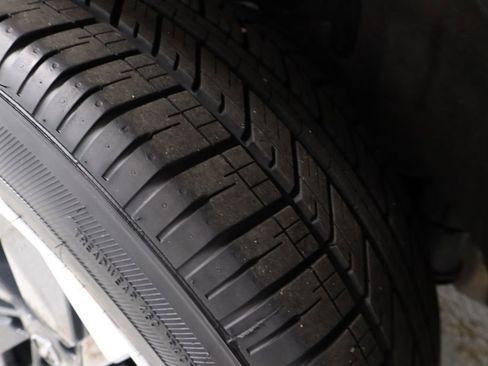 Certified 2025 Nissan Rogue SV image 19